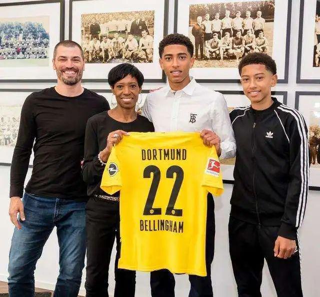 足球成为亚 足球成为亚