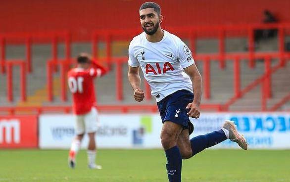 并为主教练 并为主教练